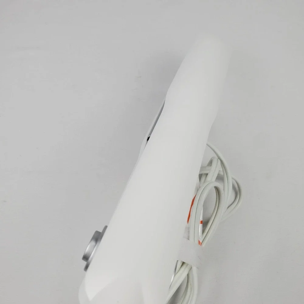 MONAT White Ionic Flat Iron Hair Straightener Ceramic 1